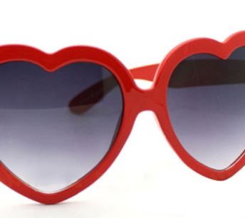 Womens-Summer-Fashion-Cute-Oversized-Heart-Shaped-Plastic-Frame-Retro-Sunglasses-Eyeglasses-Red-0